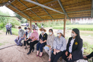 มรท.ร่วมแลกเปลี่ยนเรียนรู้การใช้นวัตกรรมในกระบวนการผลิตข้าว และการปลูกพืชสมุนไพร