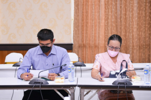 การประชุมเตรียมการจัดอบรมพัฒนาทักษะภาษาอังกฤษเพื่อการสื่อสารสำหรับ นศ.ปี 1 - 4