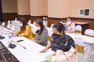 การประชุมเตรียมการจัดอบรมพัฒนาทักษะภาษาอังกฤษเพื่อการสื่อสารสำหรับ นศ.ปี 1 - 4