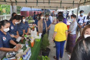 พิธีเปิดตลาด 9 เพ(ร)าะสุข