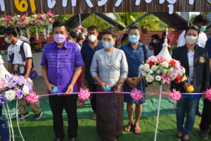 พิธีเปิดตลาด 9 เพ(ร)าะสุข