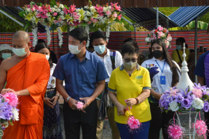 พิธีเปิดตลาด 9 เพ(ร)าะสุข
