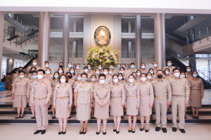 มรท.ร่วมรณรงค์แต่งกายในวันปฏิบัติราชการ