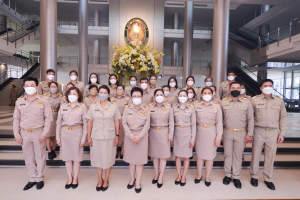 มรท.ร่วมรณรงค์แต่งกายในวันปฏิบัติราชการ