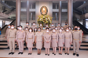 มรท.ร่วมรณรงค์แต่งกายในวันปฏิบัติราชการ