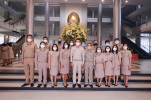 มรท.ร่วมรณรงค์แต่งกายในวันปฏิบัติราชการ