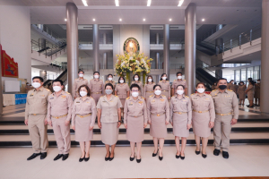 มรท.ร่วมรณรงค์แต่งกายในวันปฏิบัติราชการ