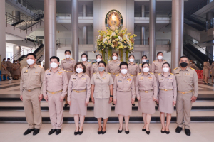 มรท.ร่วมรณรงค์แต่งกายในวันปฏิบัติราชการ