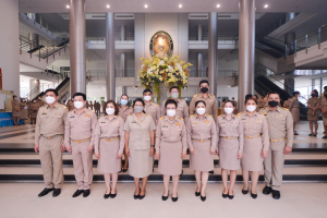 มรท.ร่วมรณรงค์แต่งกายในวันปฏิบัติราชการ