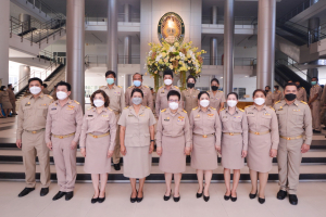 มรท.ร่วมรณรงค์แต่งกายในวันปฏิบัติราชการ