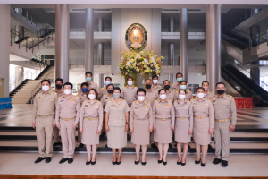 มรท.ร่วมรณรงค์แต่งกายในวันปฏิบัติราชการ