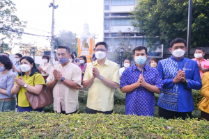 งานรวมใจชาวเทพสตรี โชคดีปีขาล 2565