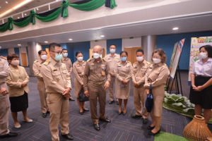 องคมนตรีตรวจเยี่ยมและติดตามผลการดำเนินงานโรงเรียนโครงการกองทุนการศึกษา โรงเรียนเครือข่าย โรงเรียนราชประชานุเคราะห์ 33 จ.ลพบุรี และให้เกียรติเปิดหอเกียรติยศ มหาวิทยาลัยราชภัฏเทพสตรี