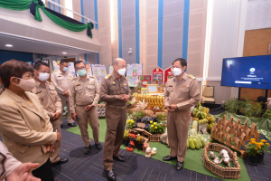 องคมนตรีตรวจเยี่ยมและติดตามผลการดำเนินงานโรงเรียนโครงการกองทุนการศึกษา โรงเรียนเครือข่าย โรงเรียนราชประชานุเคราะห์ 33 จ.ลพบุรี และให้เกียรติเปิดหอเกียรติยศ มหาวิทยาลัยราชภัฏเทพสตรี