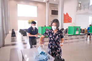 การลงคะแนนหยั่งเสียงผู้มีสิทธิเข้ารับการสรรหาให้ดำรงตำแหน่งอธิการบดี มรท.