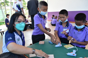 มรท.รับเสด็จสมเด็จพระเทพฯ เสด็จฯ ติดตามผลการดำเนินงาน รร.ตชด.บ้านเขาสารภี จ.สระแก้ว