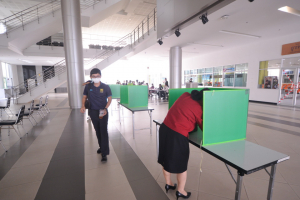 การลงคะแนนหยั่งเสียงผู้มีสิทธิเข้ารับการสรรหาเป็น ผอ.สำนักศิลปะและวัฒนธรรม
