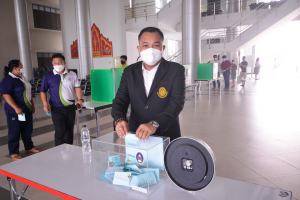 การลงคะแนนหยั่งเสียงผู้มีสิทธิเข้ารับการสรรหาเป็น ผอ.สำนักศิลปะและวัฒนธรรม