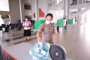 การลงคะแนนหยั่งเสียงผู้มีสิทธิเข้ารับการสรรหาเป็น ผอ.สำนักศิลปะและวัฒนธรรม
