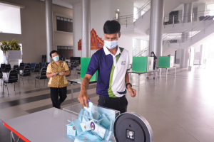 การลงคะแนนหยั่งเสียงผู้มีสิทธิเข้ารับการสรรหาเป็น ผอ.สำนักศิลปะและวัฒนธรรม