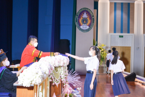 รร.สาธิต มรท. จัดพิธีมอบประกาศนียบัตรการสำเร็จการศึกษาแก่นักเรียนสาธิต ม.3 และ ม.6