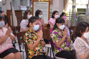 สำนักวิทยบริการฯ จัดพิธีทำบุญเนื่องในโอกาสประเพณีวันสงกรานต์