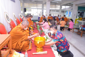 สำนักวิทยบริการฯ จัดพิธีทำบุญเนื่องในโอกาสประเพณีวันสงกรานต์