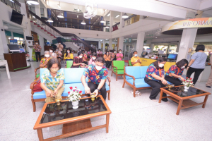 สำนักวิทยบริการฯ จัดพิธีทำบุญเนื่องในโอกาสประเพณีวันสงกรานต์