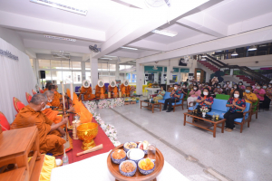 สำนักวิทยบริการฯ จัดพิธีทำบุญเนื่องในโอกาสประเพณีวันสงกรานต์
