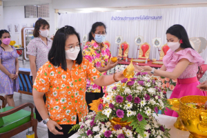สำนักวิทยบริการฯ จัดพิธีทำบุญเนื่องในโอกาสประเพณีวันสงกรานต์