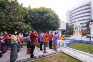 งานทำบุญกลางบ้าน สืบสานประเพณีสงกรานต์