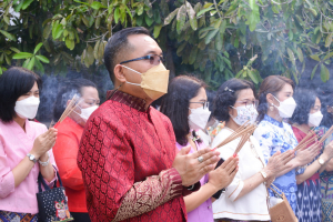 งานทำบุญกลางบ้าน สืบสานประเพณีสงกรานต์