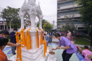 งานทำบุญกลางบ้าน สืบสานประเพณีสงกรานต์