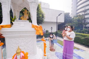 งานทำบุญกลางบ้าน สืบสานประเพณีสงกรานต์
