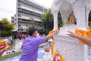 งานทำบุญกลางบ้าน สืบสานประเพณีสงกรานต์