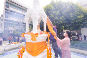 งานทำบุญกลางบ้าน สืบสานประเพณีสงกรานต์