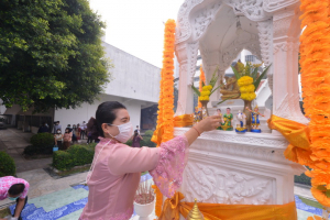 งานทำบุญกลางบ้าน สืบสานประเพณีสงกรานต์