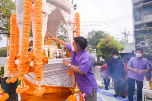 งานทำบุญกลางบ้าน สืบสานประเพณีสงกรานต์