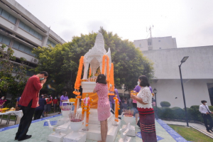 งานทำบุญกลางบ้าน สืบสานประเพณีสงกรานต์