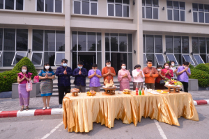 งานทำบุญกลางบ้าน สืบสานประเพณีสงกรานต์