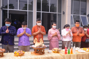 งานทำบุญกลางบ้าน สืบสานประเพณีสงกรานต์