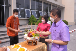 งานทำบุญกลางบ้าน สืบสานประเพณีสงกรานต์