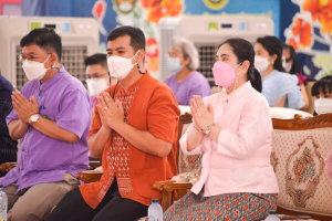 งานทำบุญกลางบ้าน สืบสานประเพณีสงกรานต์