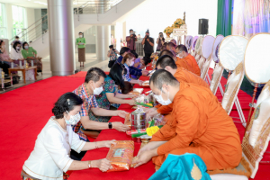 งานทำบุญกลางบ้าน สืบสานประเพณีสงกรานต์