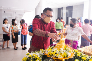งานทำบุญกลางบ้าน สืบสานประเพณีสงกรานต์