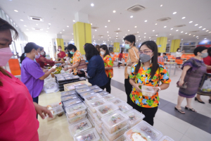 งานทำบุญกลางบ้าน สืบสานประเพณีสงกรานต์