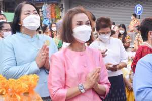 มรท.ร่วมพิธีทำบุญตักบาตรประเพณีวันสงกรานต์ ประจำปี 2565