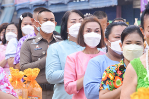 มรท.ร่วมพิธีทำบุญตักบาตรประเพณีวันสงกรานต์ ประจำปี 2565