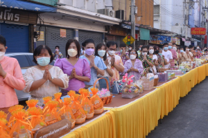 มรท.ร่วมพิธีทำบุญตักบาตรประเพณีวันสงกรานต์ ประจำปี 2565