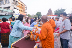 มรท.ร่วมพิธีทำบุญตักบาตรประเพณีวันสงกรานต์ ประจำปี 2565